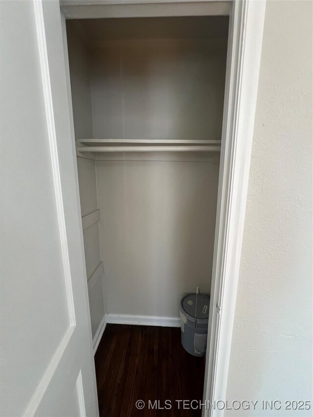 319 S Main St, Owasso, OK 74055 - view of closet