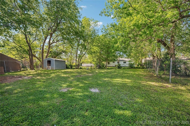 920 E 33rd St N, Tulsa, OK 74106 - view of yard
