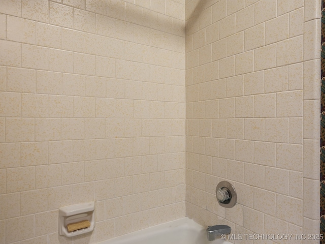 8404 S Toledo Ave, Tulsa, OK 74137 - bathroom featuring shower / bath combo