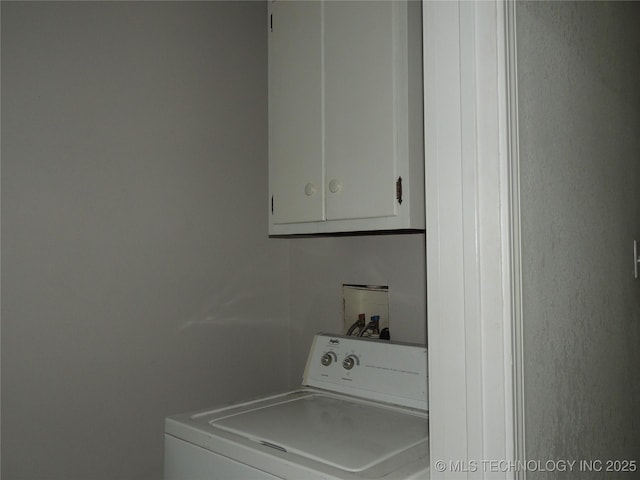 906 S 85th E Ave, Tulsa, OK 74112 - laundry room with washer / dryer and cabinet space