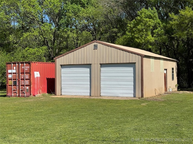view of detached garage