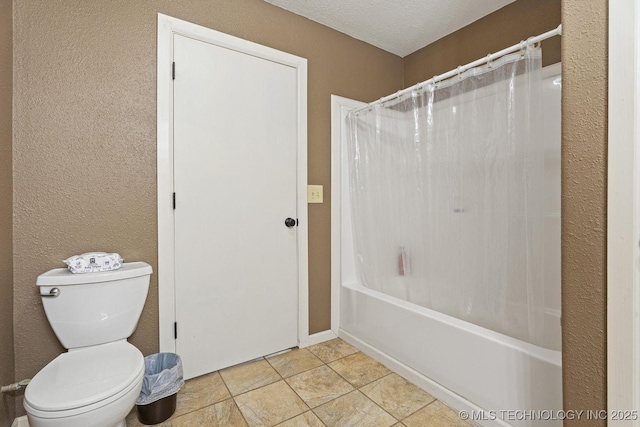 9720 S 4475th Rd, Miami, OK 74354 - full bathroom featuring shower / tub combo, toilet, and tile patterned flooring