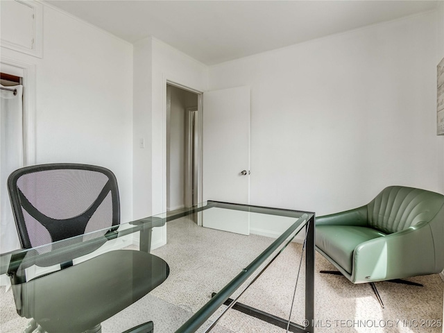 338 E 45th Pl, Tulsa, OK 74105 - sitting room with speckle patterned floor