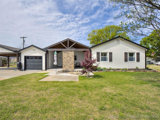 338 E 45th Pl, Tulsa, OK 74105 - single story home featuring an attached garage, a front lawn, and driveway