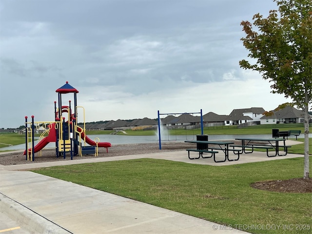 6370 E 124th Ct, Bixby, OK 74008 - communal playground with a lawn and a residential view