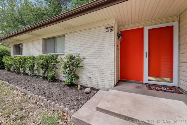 5656 S Zunis Ave, Tulsa, OK 74105 - entrance to property featuring brick siding