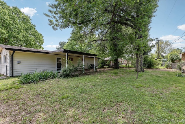 5656 S Zunis Ave, Tulsa, OK 74105 - view of yard