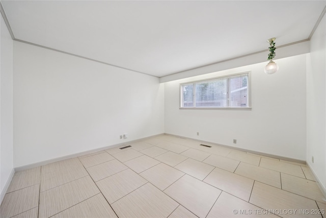 5656 S Zunis Ave, Tulsa, OK 74105 - unfurnished room with baseboards