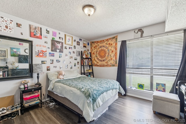 4208 W Urbana St S, Broken Arrow, OK 74012 - bedroom with a textured ceiling and wood finished floors