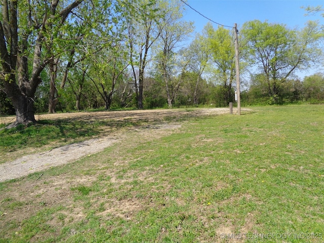 16893 E 116th St N, Owasso, OK 74055 - view of green lawn
