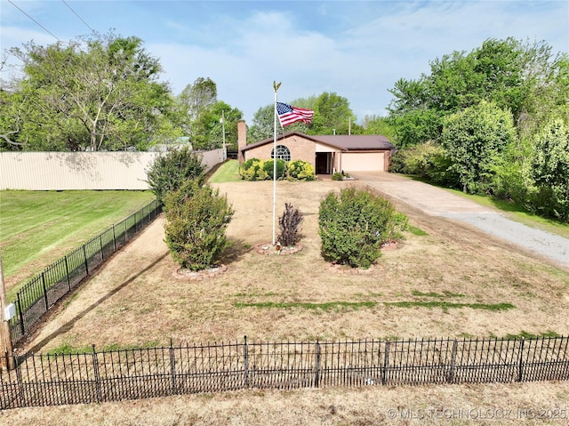 351 Hamilton Rd, Eufaula, OK 74432 - view of front of house with driveway, a front yard, and fence