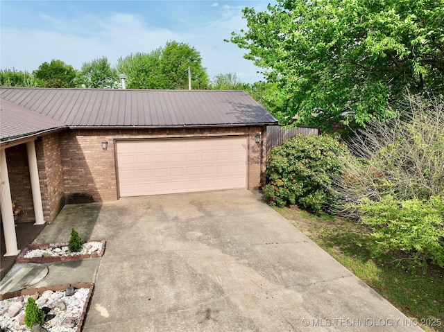 351 Hamilton Rd, Eufaula, OK 74432 - view of garage