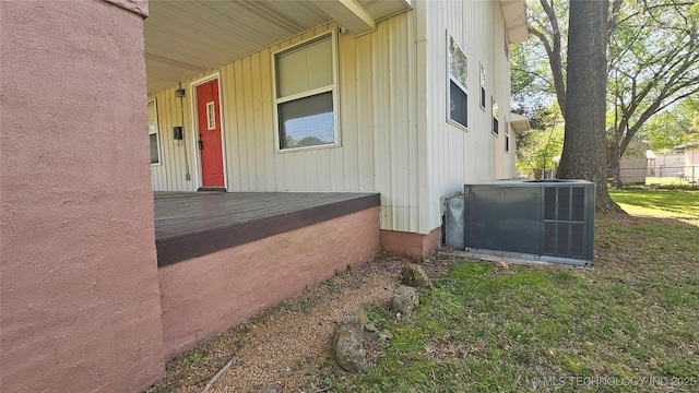 506 S Delaware Ave, Okmulgee, OK 74447 - view of side of property with cooling unit