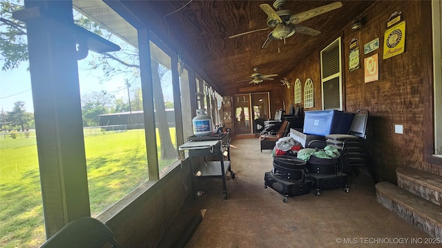 506 S Delaware Ave, Okmulgee, OK 74447 - sunroom / solarium with a ceiling fan