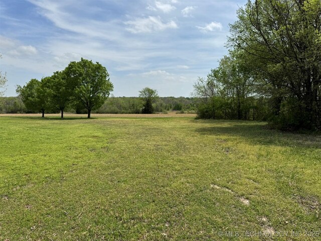 402325 W 2100th Rd, Bartlesville, OK 74006 - view of green lawn