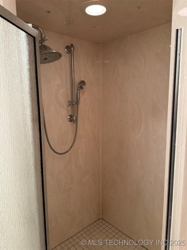 402325 W 2100th Rd, Bartlesville, OK 74006 - bathroom with a shower stall