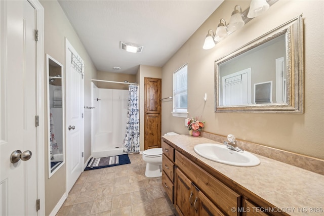 54555 E 340th Rd, Jay, OK 74346 - full bath with visible vents, curtained shower, vanity, and toilet