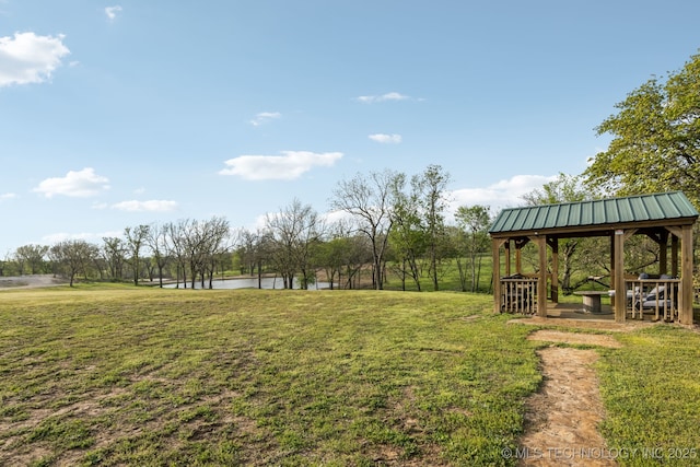 view of yard featuring a water view