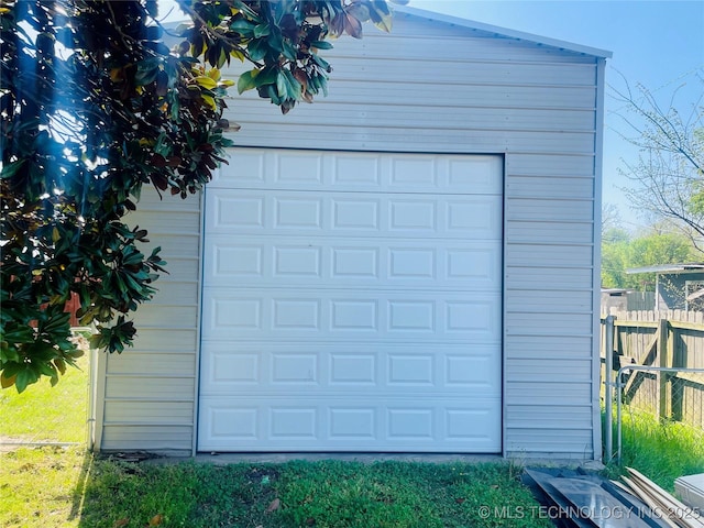 109 Ash Ave, Fort Gibson, OK 74434 - detached garage with fence