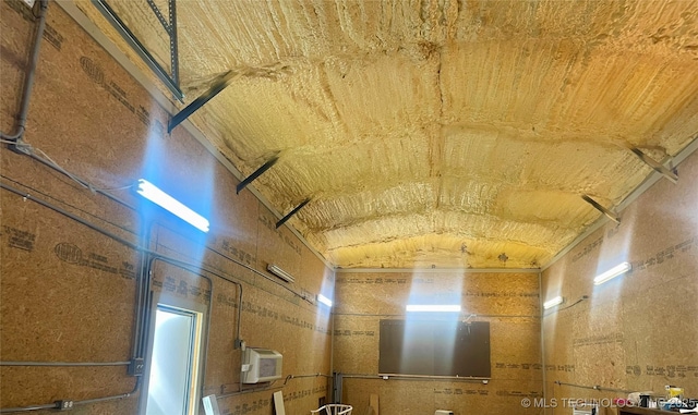 109 Ash Ave, Fort Gibson, OK 74434 - interior details with a wall mounted air conditioner