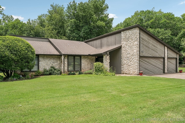 501 E Yuma Dr, Broken Arrow, OK 74011 - mid-century home with stone siding, an attached garage, and a front lawn