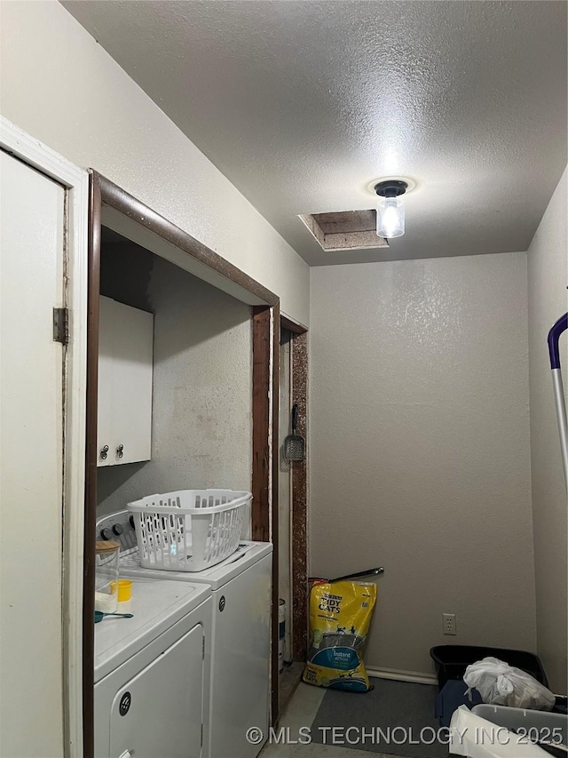 27121 E 161st St S, Coweta, OK 74429 - clothes washing area featuring cabinet space, washer and dryer, and a textured ceiling
