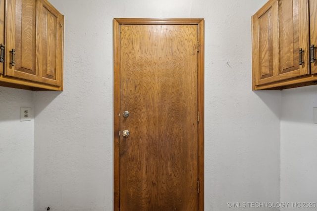 3316 S Ash Pl, Broken Arrow, OK 74012 - view of laundry room