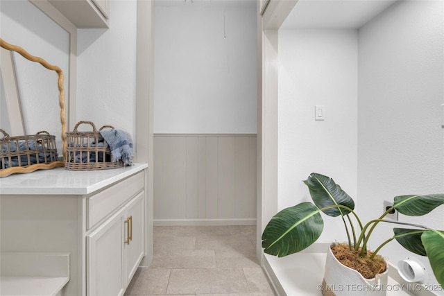 3644 S Louisville Ave, Tulsa, OK 74135 - bathroom with a wainscoted wall