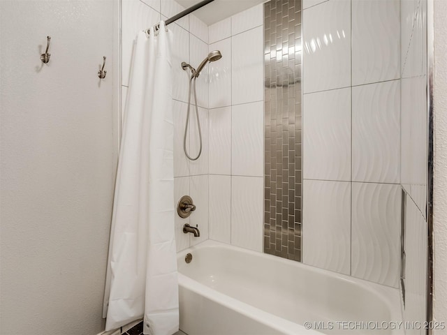 bathroom featuring shower / bath combo