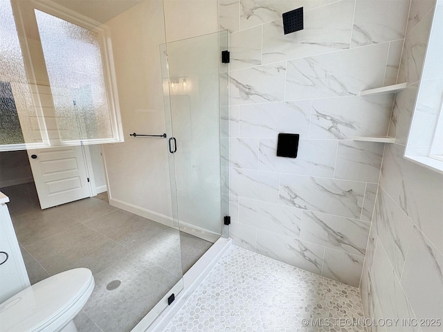 574 Woodlands Dr, Tahlequah, OK 74464 - full bath featuring a shower stall and toilet