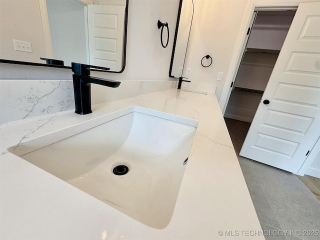 574 Woodlands Dr, Tahlequah, OK 74464 - bathroom featuring vanity