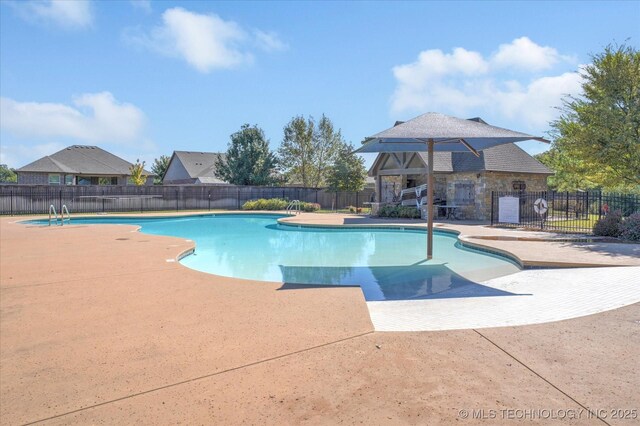 7201 S Joshua Ave, Broken Arrow, OK 74011 - pool featuring fence and a patio