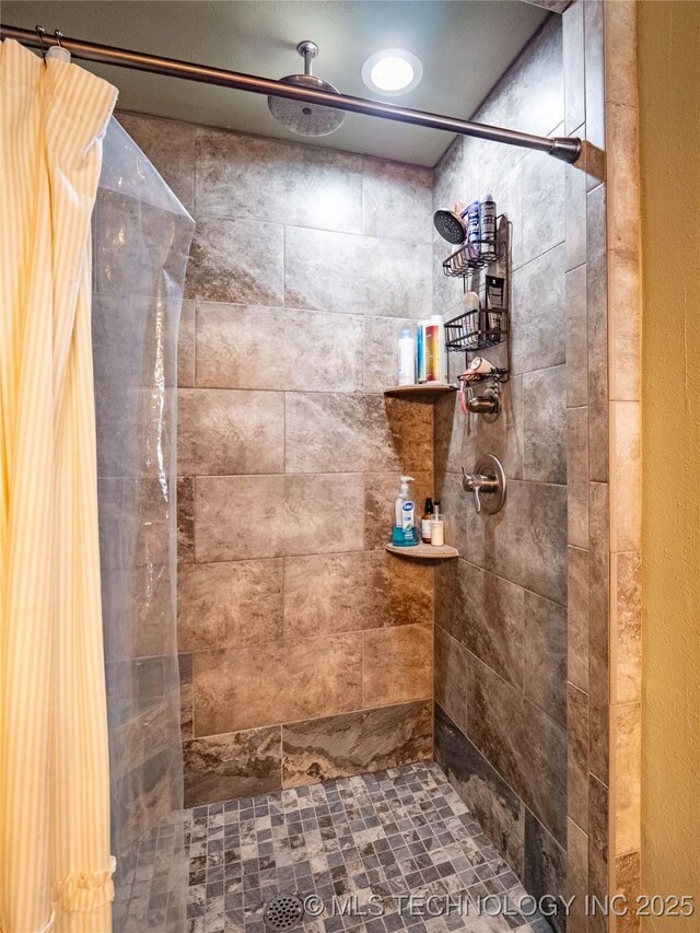 509 Dove Dr, Mcalester, OK 74501 - full bath featuring a tile shower