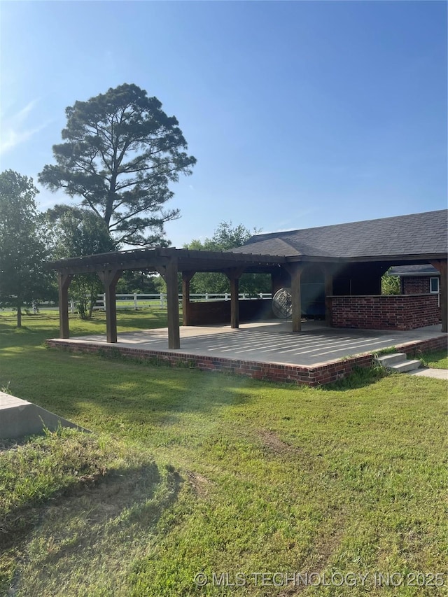2284 E Roping Rd, Atoka, OK 74525 - view of home's community featuring a lawn