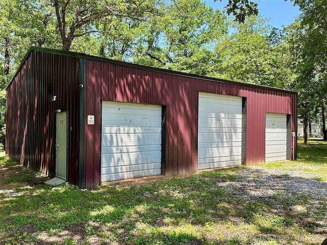 9585 Celia Berryhill Rd, Okmulgee, OK 74447 - view of detached garage