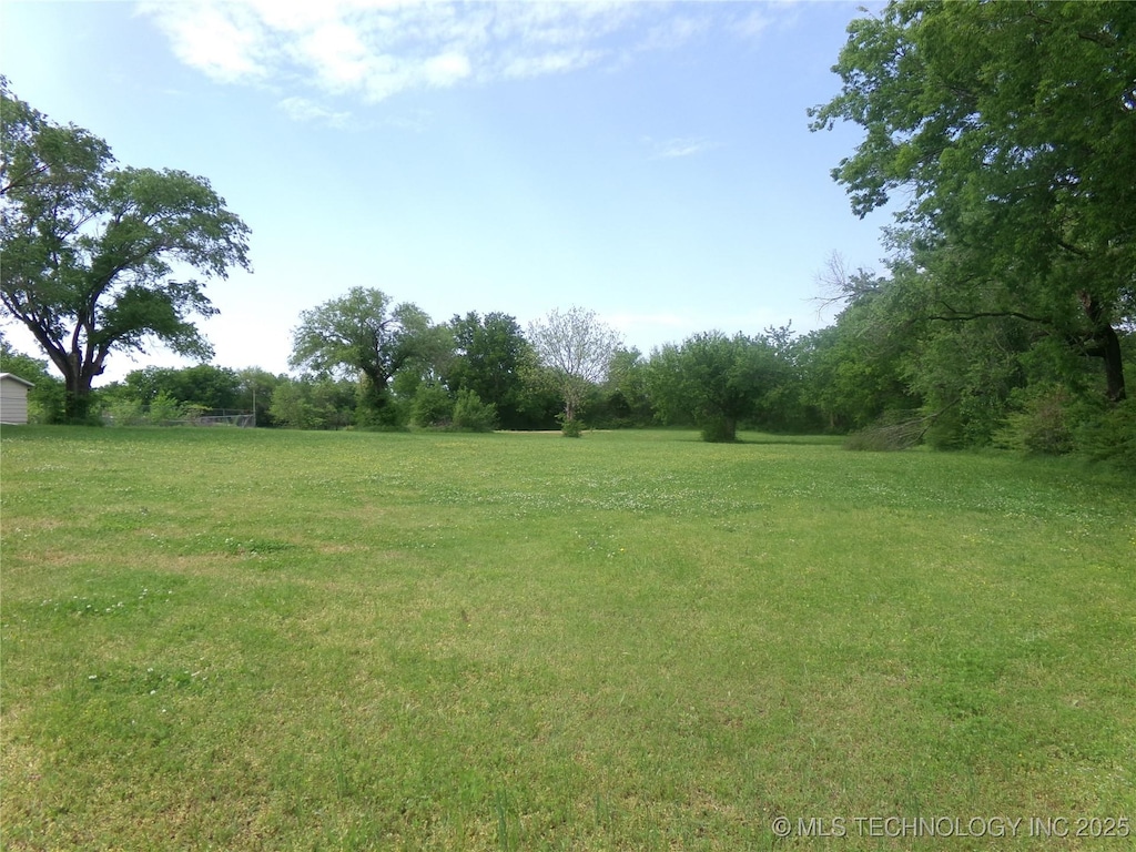 W N Ave, Checotah, OK 74426