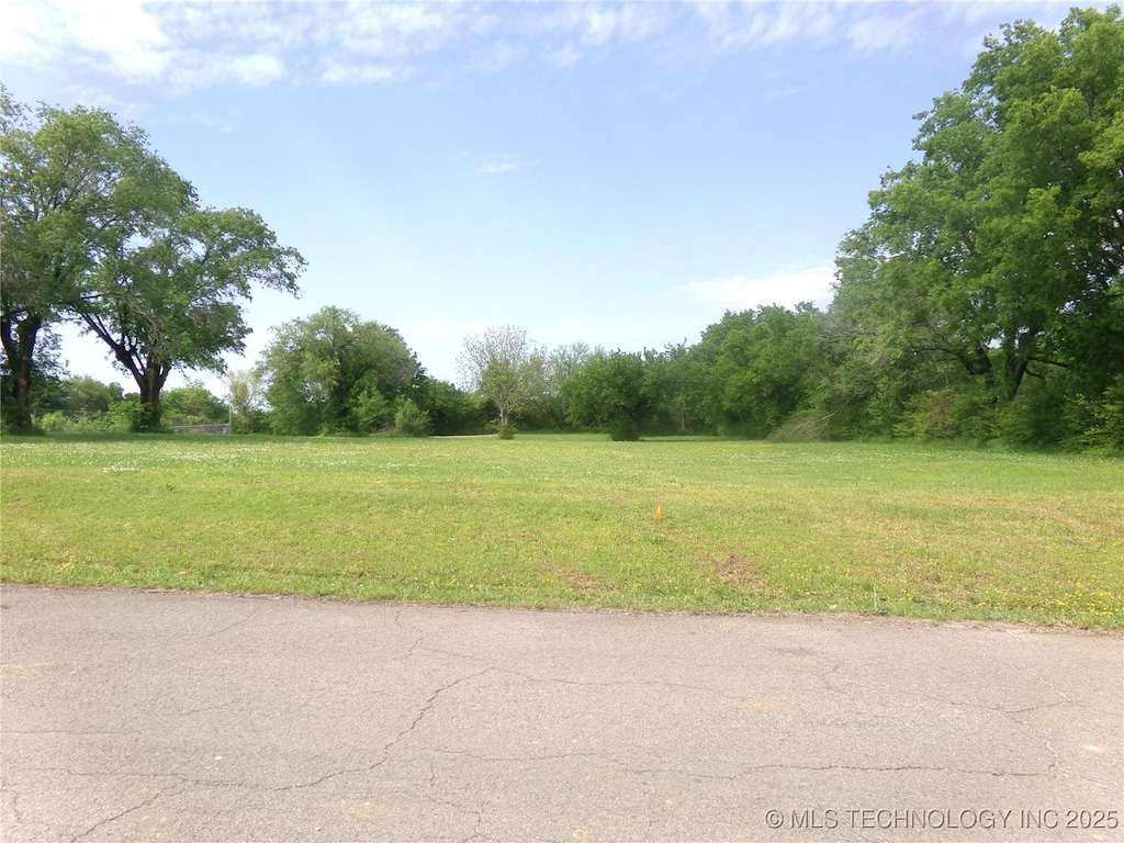 W N Ave, Checotah, OK 74426