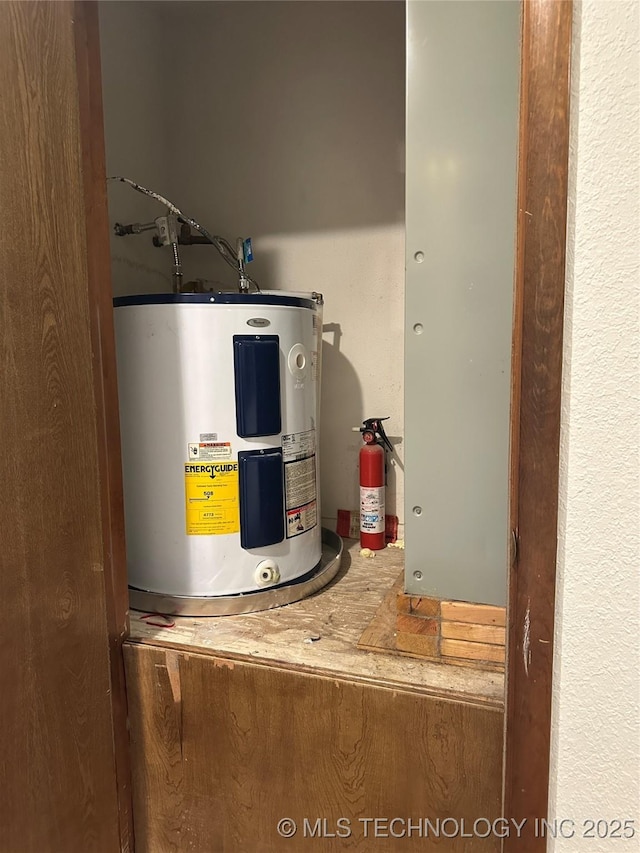 2621 Chuckwa St, Durant, OK 74701 - utilities featuring electric water heater
