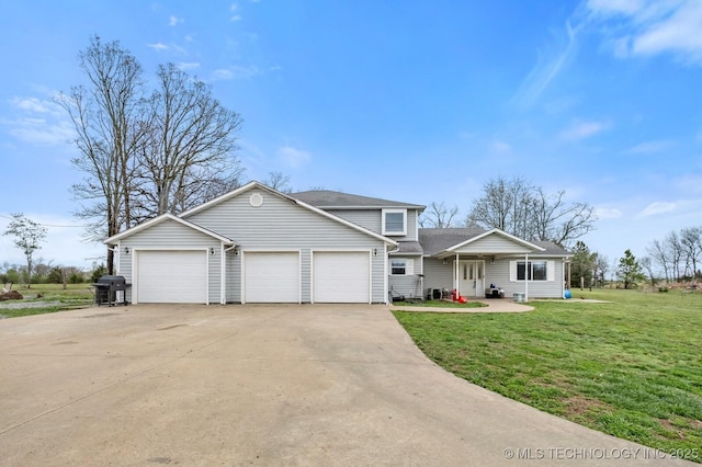 view of front facade featuring a front yard, a garage, concrete driveway, and a shingled roof