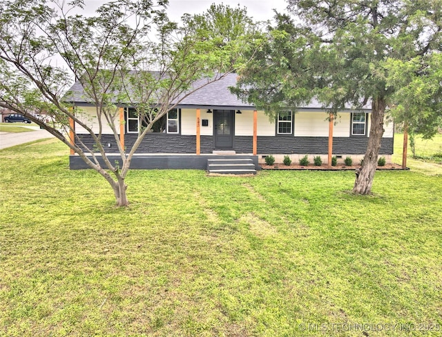 543 N Ridgeway St, Sapulpa, OK 74066 - ranch-style house with a front lawn, a porch, and a shingled roof