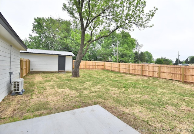 543 N Ridgeway St, Sapulpa, OK 74066 - view of yard featuring a patio area and an outbuilding