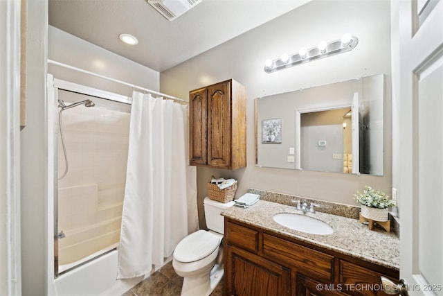 539 N Gunter St, Vinita, OK 74301 - full bath featuring visible vents, shower / bath combination with curtain, toilet, and vanity