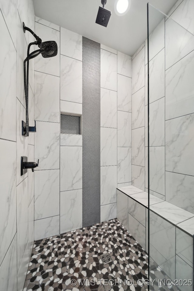 1992 E 173rd St S, Mounds, OK 74047 - full bathroom featuring a tile shower
