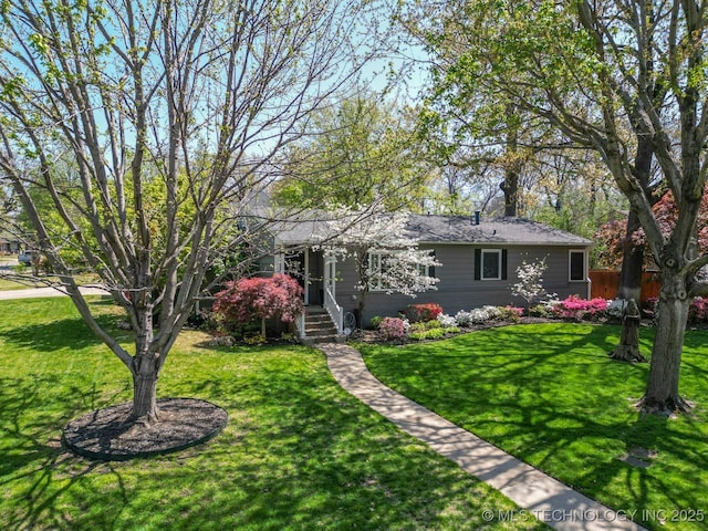 3505 S Birmingham Ave, Tulsa, OK 74105 - ranch-style house featuring a front lawn