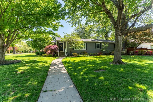 3505 S Birmingham Ave, Tulsa, OK 74105 - view of front of house with a front lawn