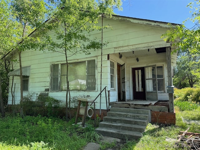 view of front facade featuring a porch