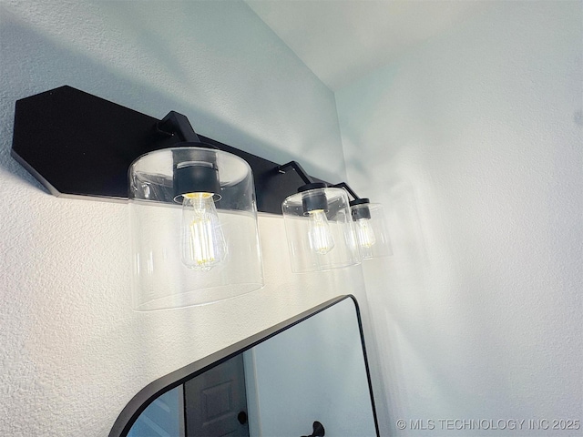 566 Woodlands Dr, Tahlequah, OK 74464 - bathroom view