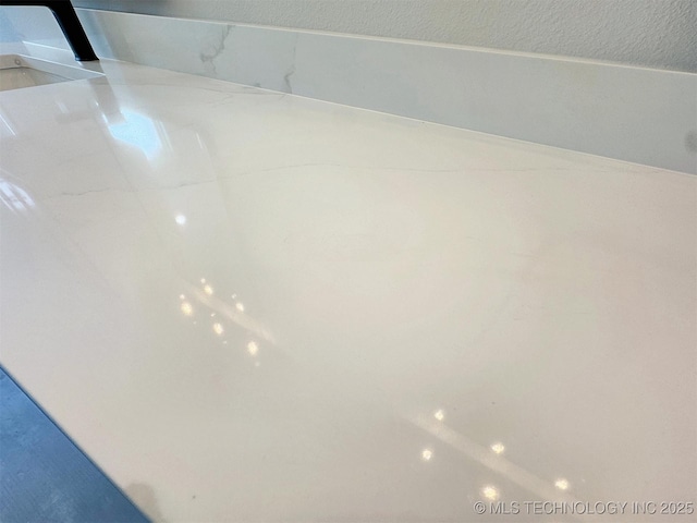566 Woodlands Dr, Tahlequah, OK 74464 - bathroom view
