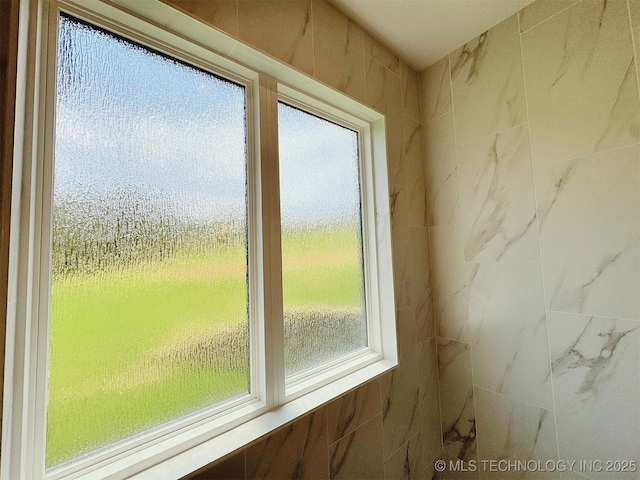 566 Woodlands Dr, Tahlequah, OK 74464 - bathroom view