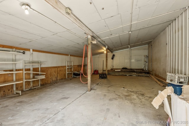 5601 S 9th E, Muskogee, OK 74403 - basement featuring a garage